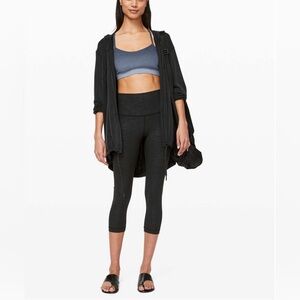 Lululemon Align Crop *21"
Stride Emboss Black Size 4
